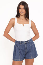 Abrand 94 Pleated Short - Bella